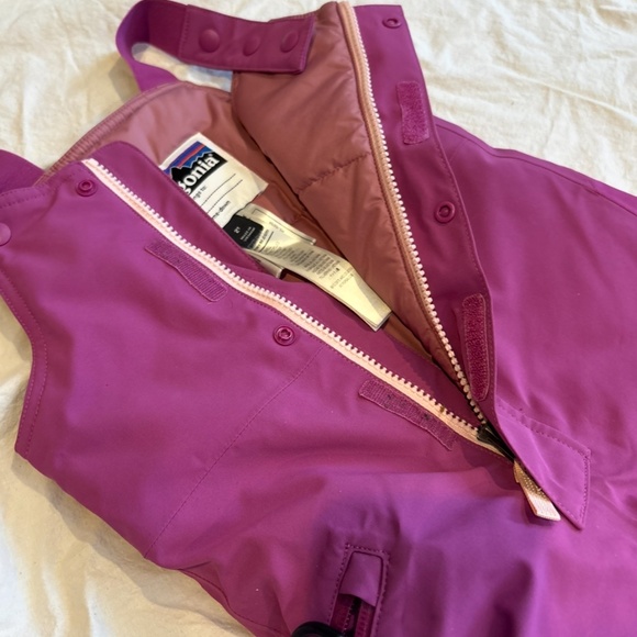 Patagonia snow pile bib 2T, snow suit, snow pants - Picture 4 of 11